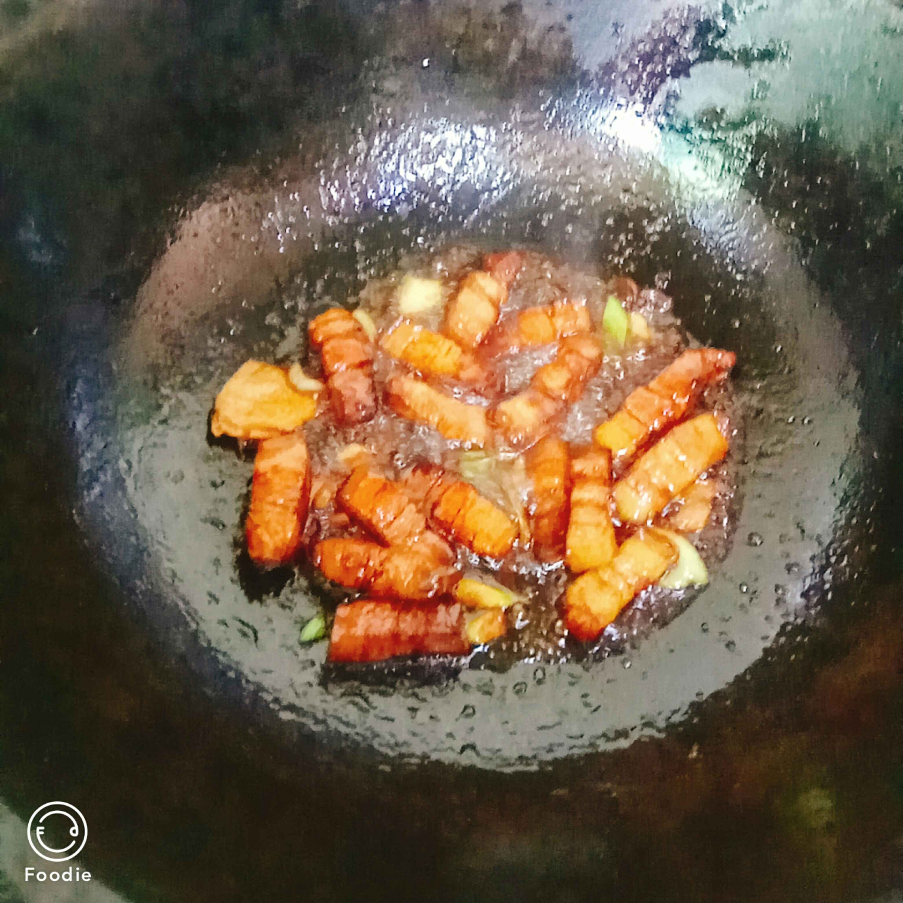 紅燒肉燉海帶的做法-家常味燉菜譜-易網(wǎng)健康養(yǎng)生網(wǎng) 紅燒肉燉海帶的做法-家常味燉菜譜