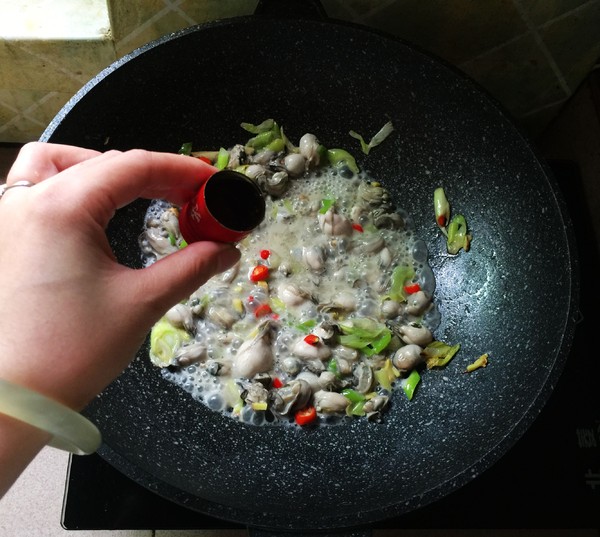 洋蔥生蠔的做法-咸鮮味炒菜譜-易網(wǎng)健康養(yǎng)生網(wǎng) 洋蔥生蠔的做法-咸鮮味炒菜譜