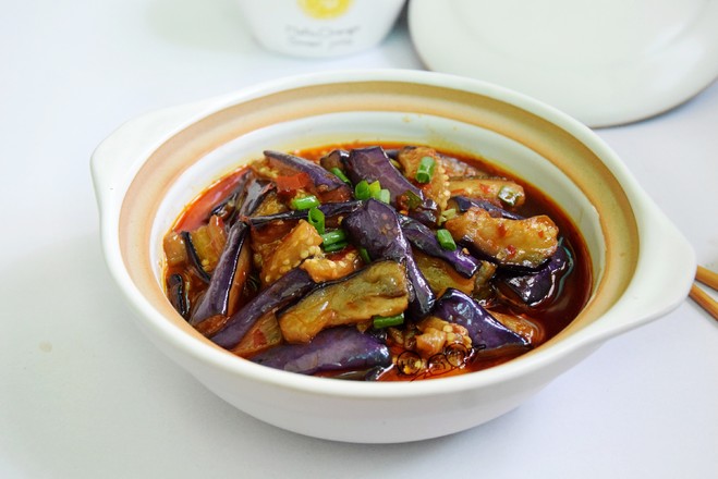 醬燜茄子的做法-家常味燜菜譜-易網(wǎng)健康養(yǎng)生網(wǎng) 醬燜茄子的做法-家常味燜菜譜