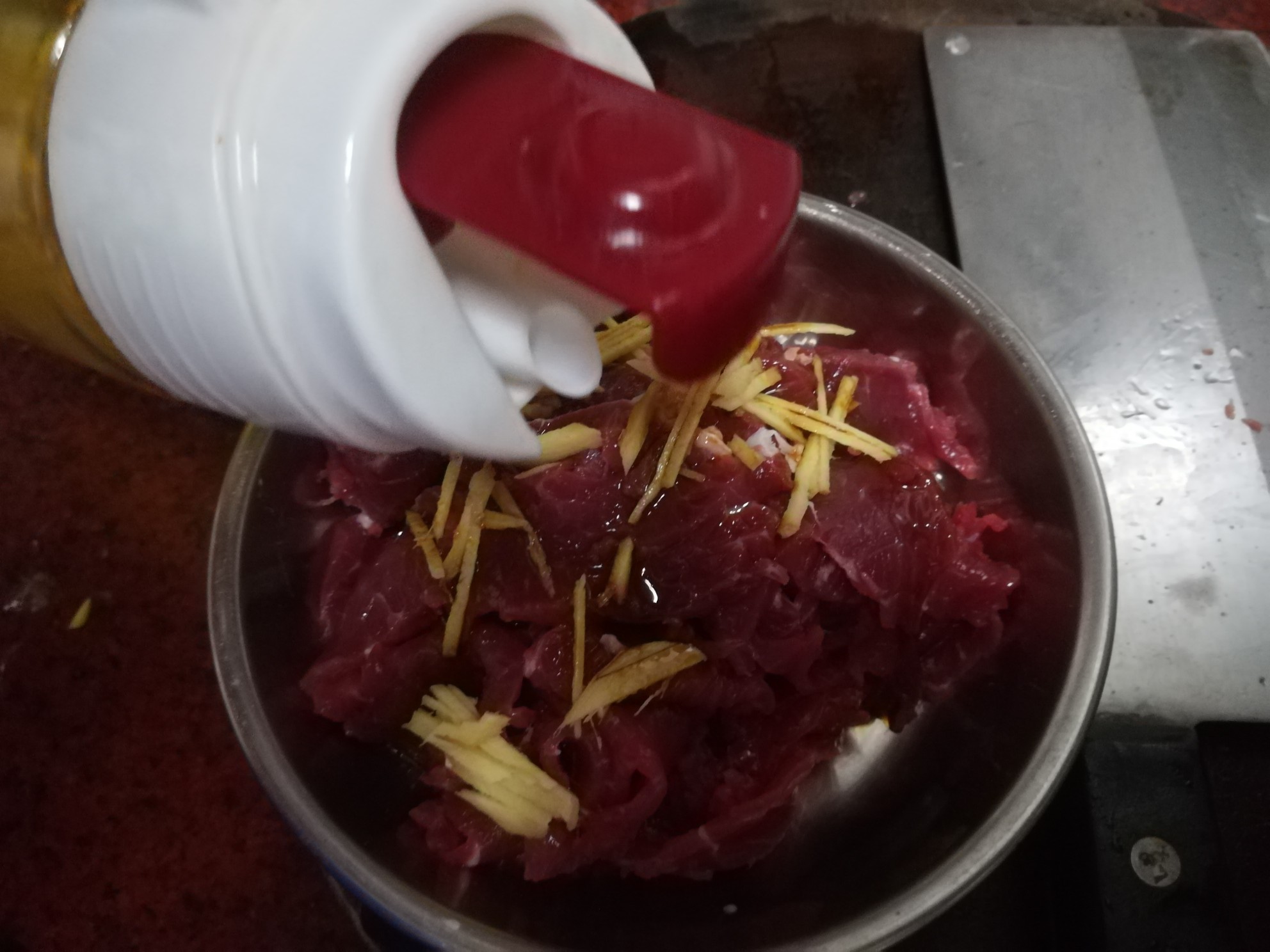 番茄炒牛肉的做法-家常味炒菜譜