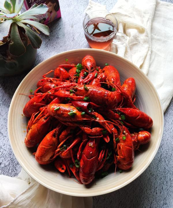 麻辣小龍蝦的做法-香辣味炒菜譜-易網健康養生網 麻辣小龍蝦的做法-香辣味炒菜譜
