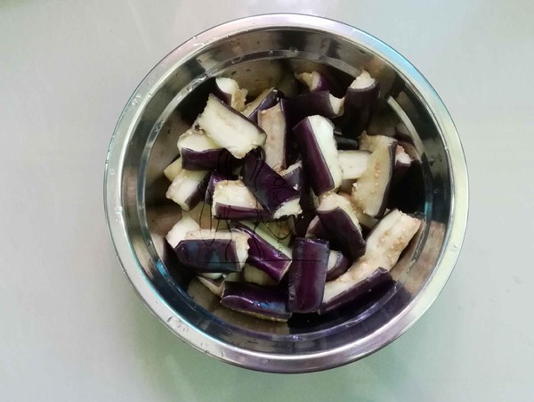 醬燜茄子的做法-家常味燜菜譜-易網(wǎng)健康養(yǎng)生網(wǎng) 醬燜茄子的做法-家常味燜菜譜