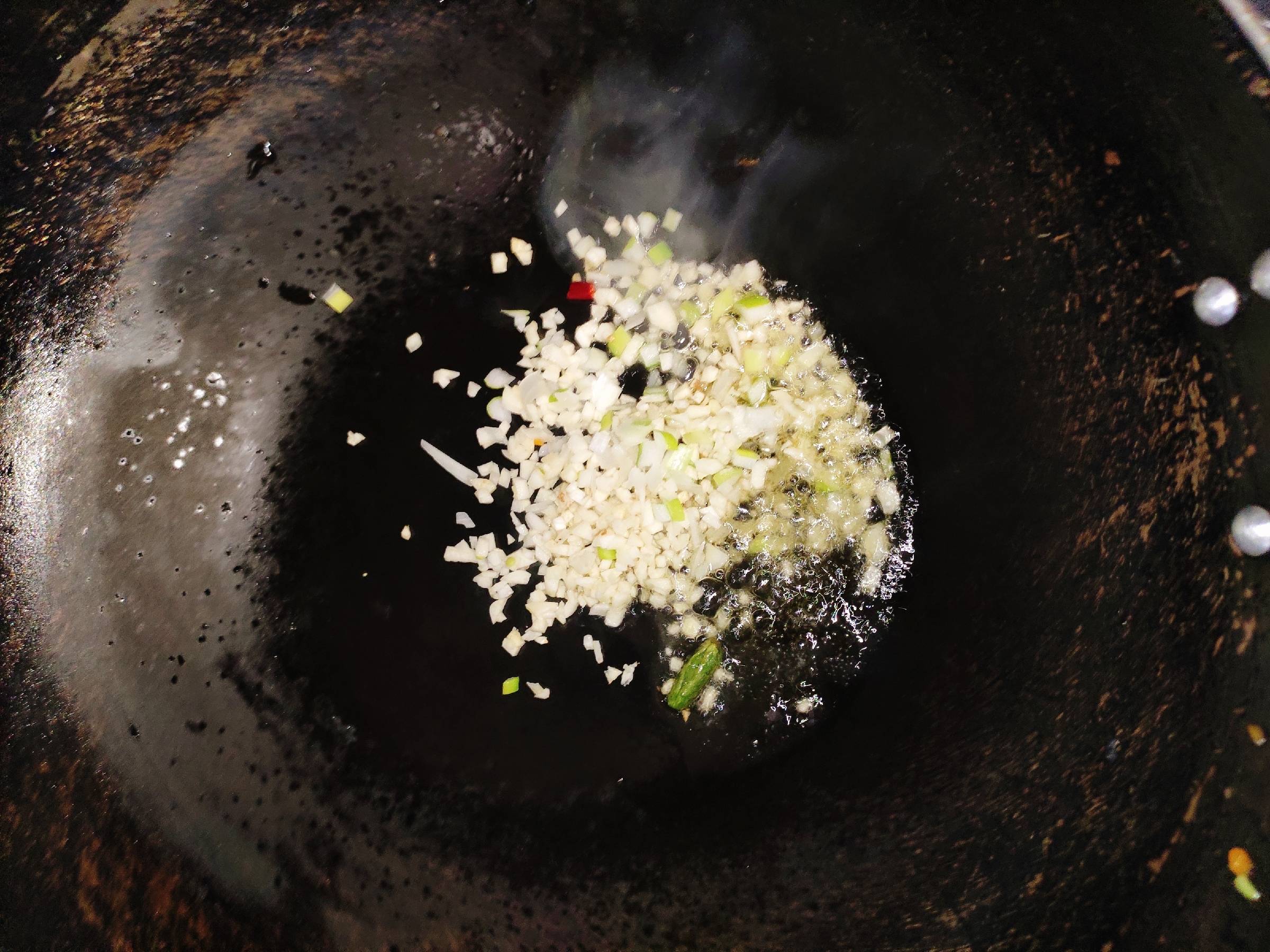 蒜香豇豆的做法-蒜香味燒菜譜-易網健康養生網 蒜香豇豆的做法-蒜香味燒菜譜