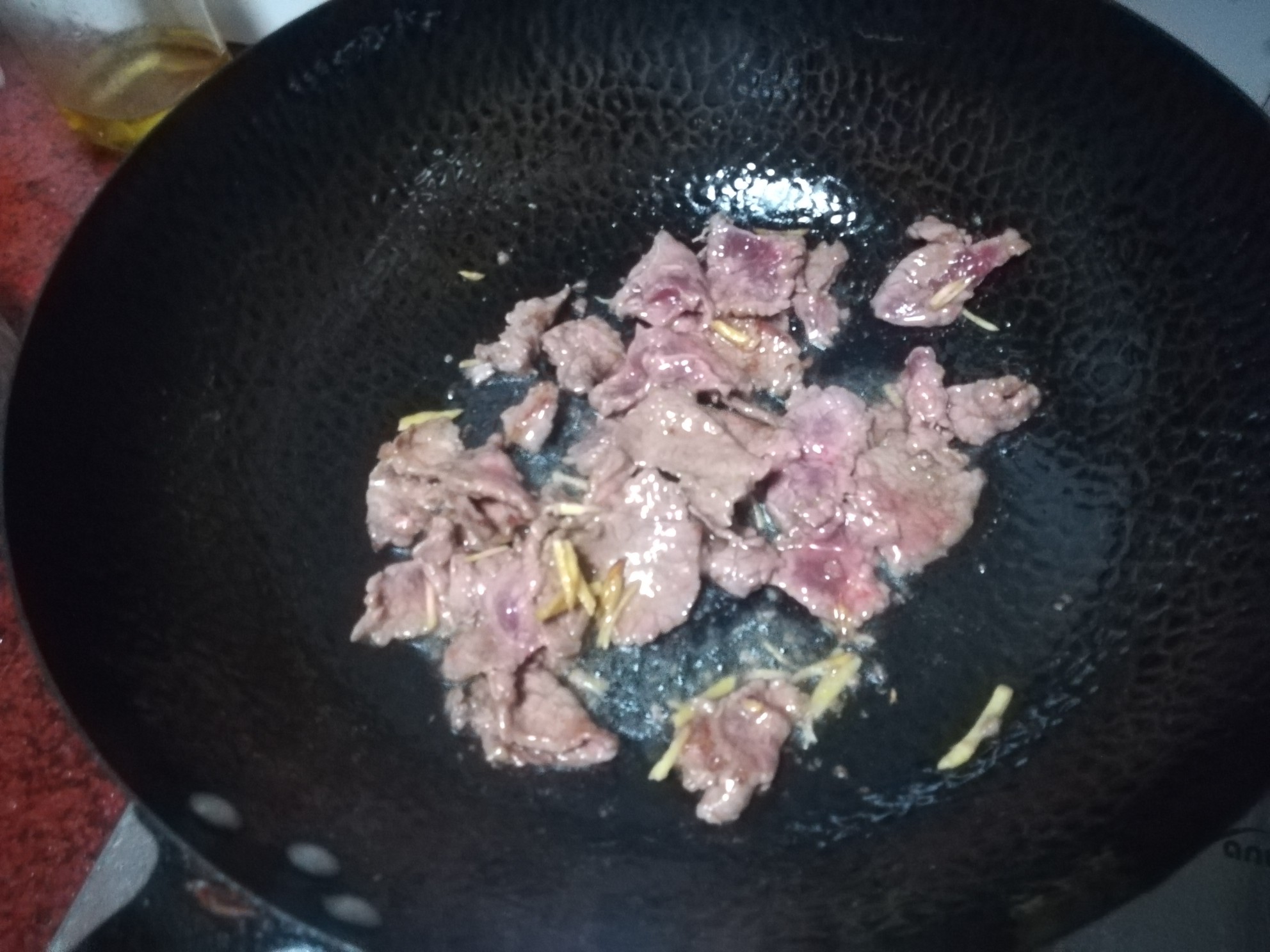 番茄炒牛肉的做法-家常味炒菜譜