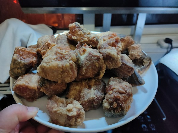 香酥老板魚的做法-家常味炸菜譜