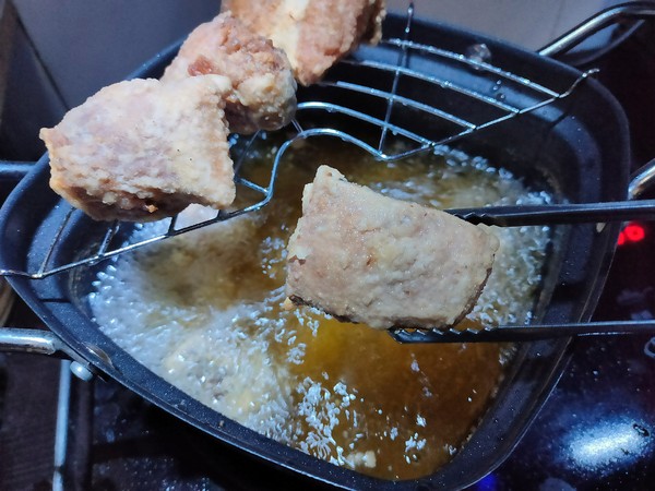 香酥老板魚的做法-家常味炸菜譜