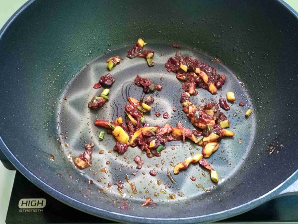 醬燜茄子的做法-家常味燜菜譜-易網(wǎng)健康養(yǎng)生網(wǎng) 醬燜茄子的做法-家常味燜菜譜