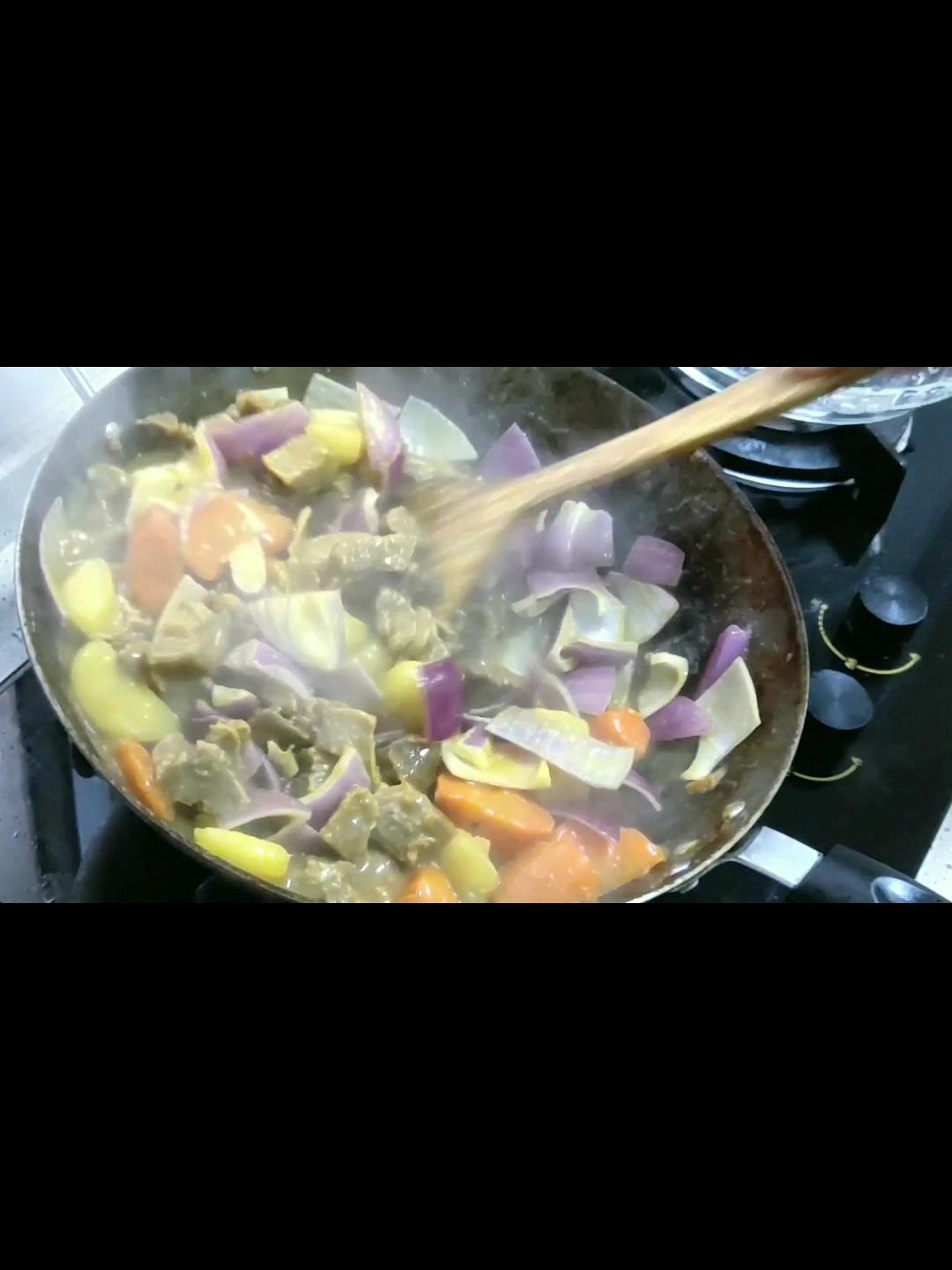 咖哩牛腩的做法-咖喱味燉菜譜-易網(wǎng)健康養(yǎng)生網(wǎng) 咖哩牛腩的做法-咖喱味燉菜譜