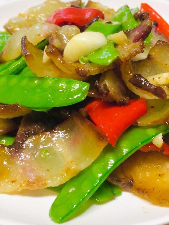 青豆炒臘肉的做法-家常味炒菜譜