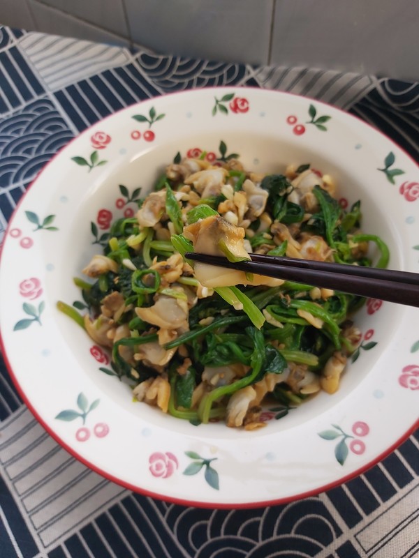 菠菜拌蛤蜊的做法-家常味拌菜譜
