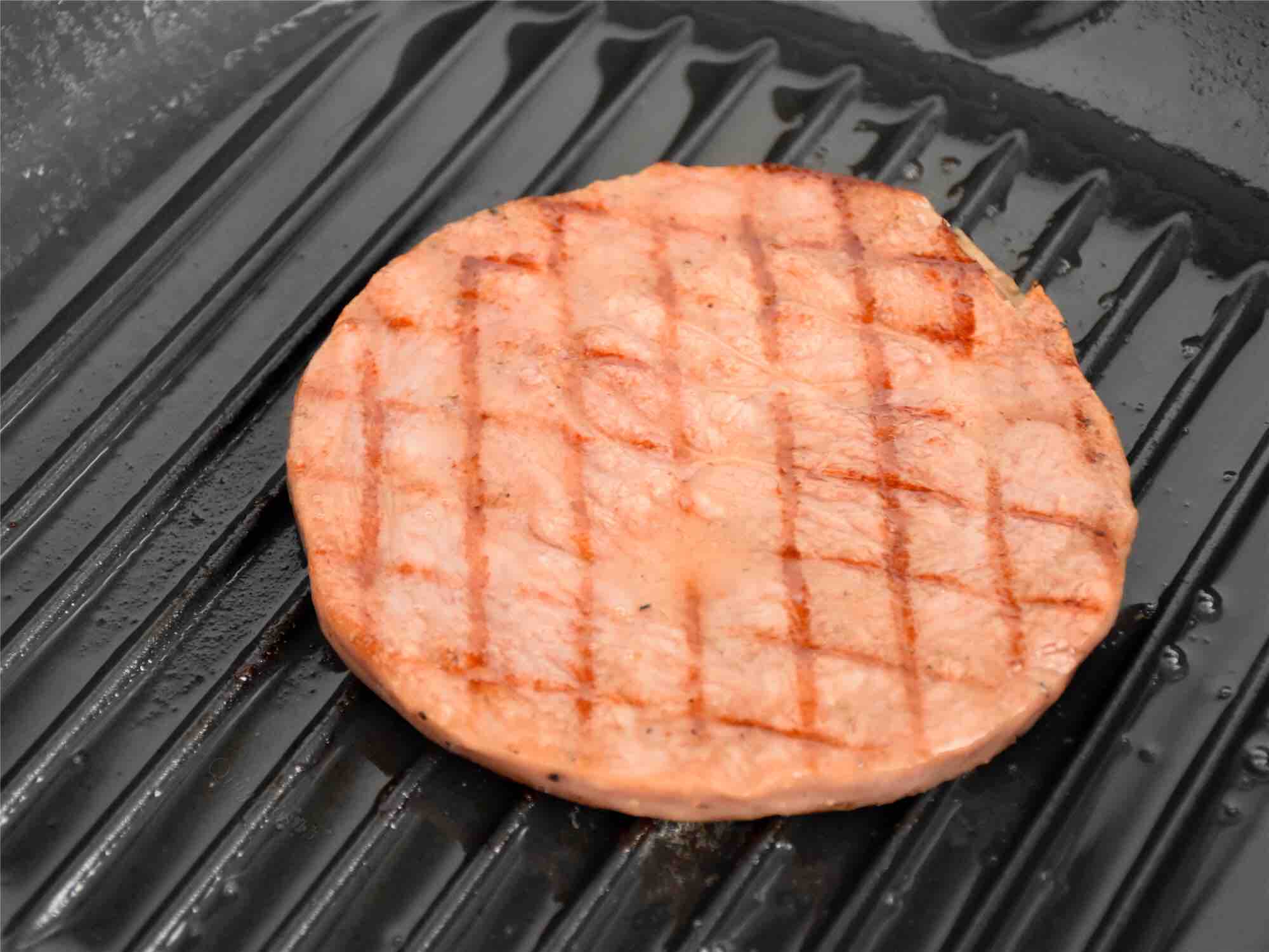 香煎鮮嫩牛排的做法-黑椒味煎菜譜-易網(wǎng)健康養(yǎng)生網(wǎng) 香煎鮮嫩牛排的做法-黑椒味煎菜譜