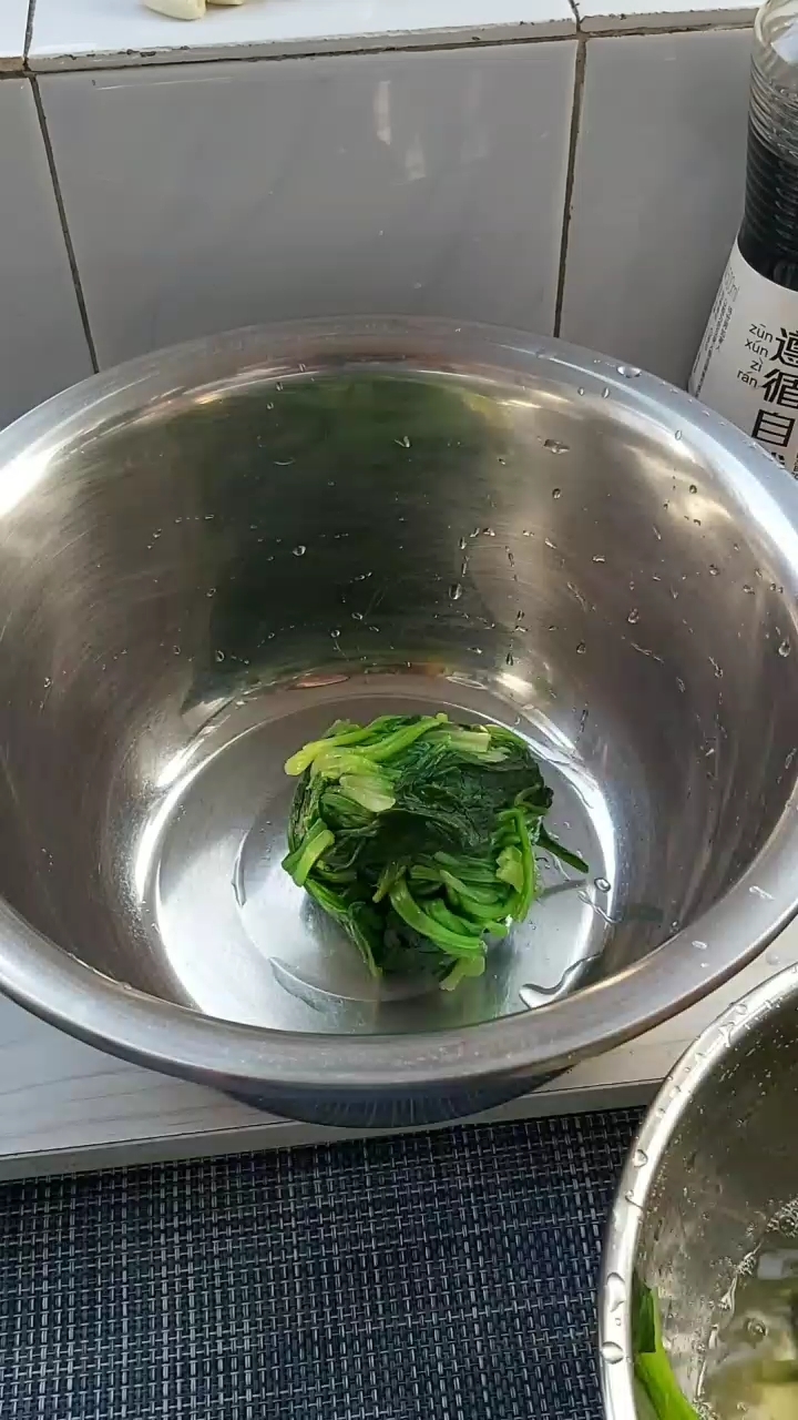 菠菜拌蛤蜊的做法-家常味拌菜譜-易網健康養生網 菠菜拌蛤蜊的做法-家常味拌菜譜