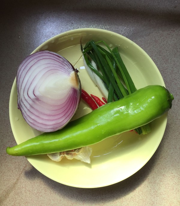 香辣臘排骨的做法-香辣味炒菜譜-易網健康養生網 香辣臘排骨的做法-香辣味炒菜譜