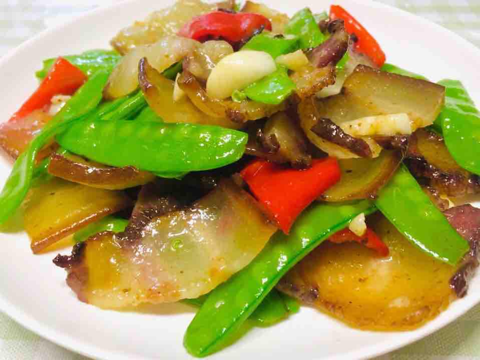 青豆炒臘肉的做法-家常味炒菜譜