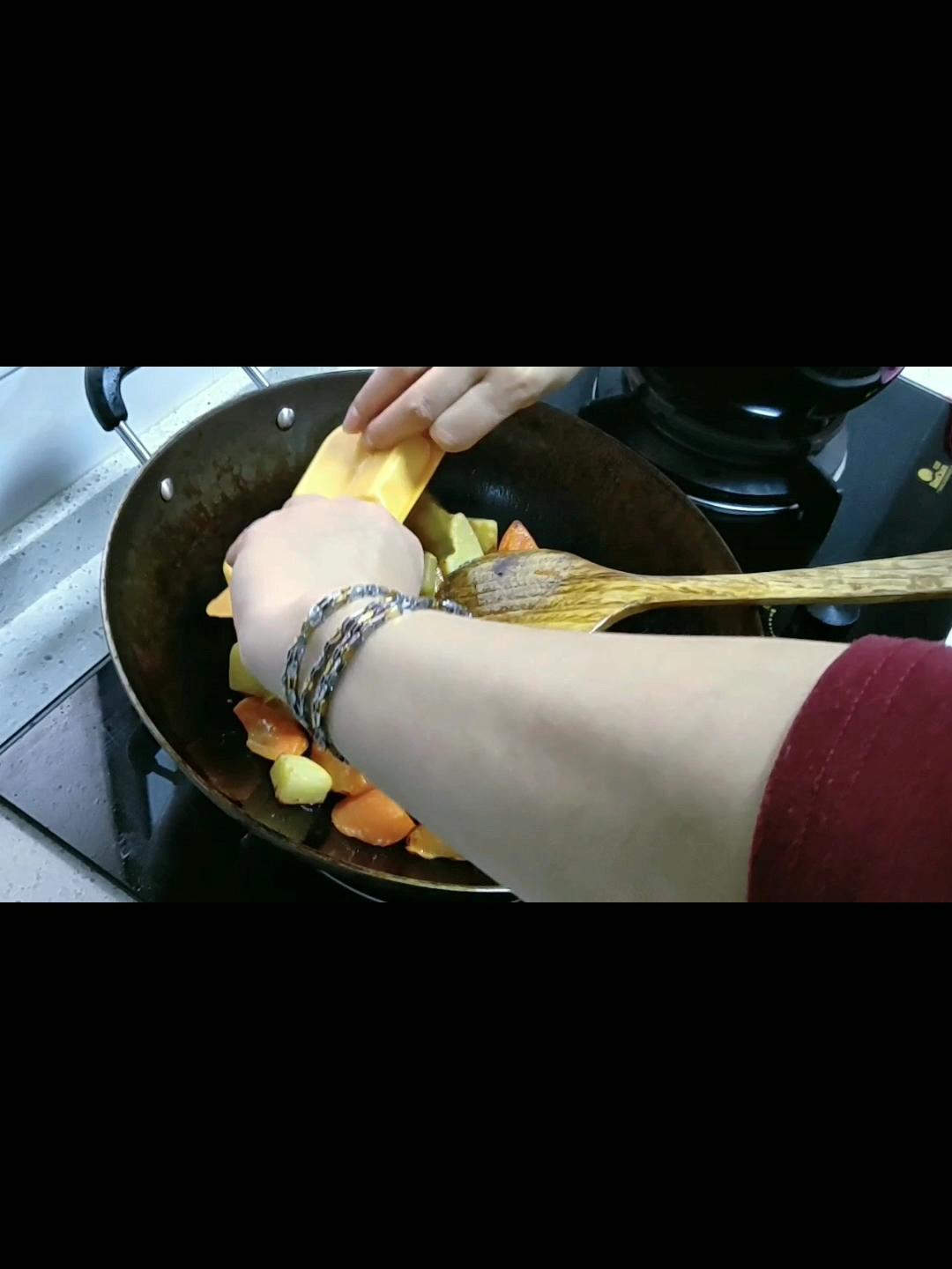 咖哩牛腩的做法-咖喱味燉菜譜-易網(wǎng)健康養(yǎng)生網(wǎng) 咖哩牛腩的做法-咖喱味燉菜譜