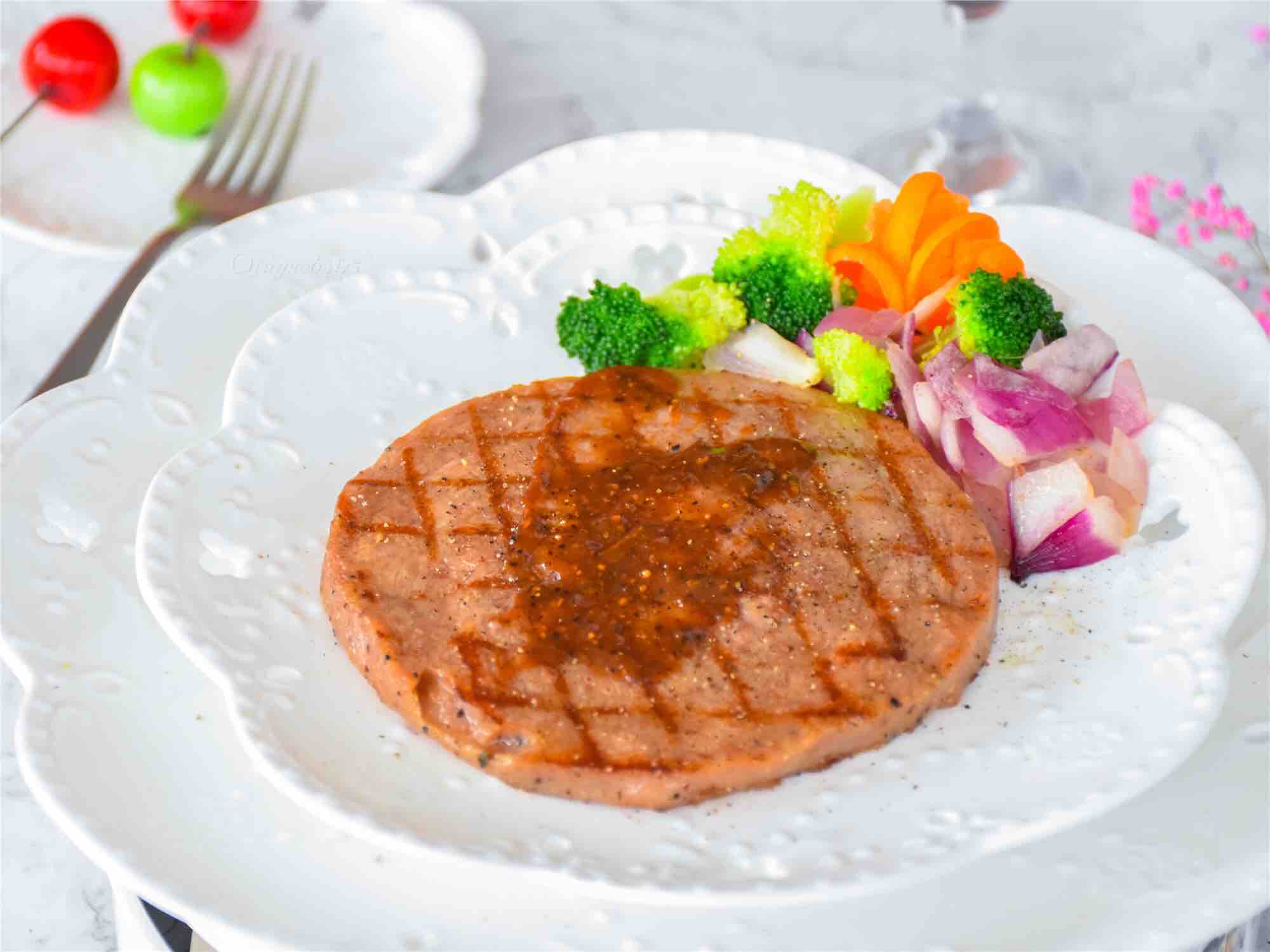 香煎鮮嫩牛排的做法-黑椒味煎菜譜-易網(wǎng)健康養(yǎng)生網(wǎng) 香煎鮮嫩牛排的做法-黑椒味煎菜譜