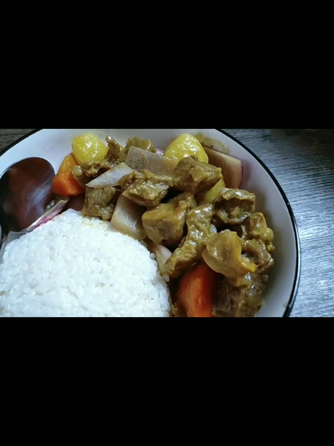 咖哩牛腩的做法-咖喱味燉菜譜