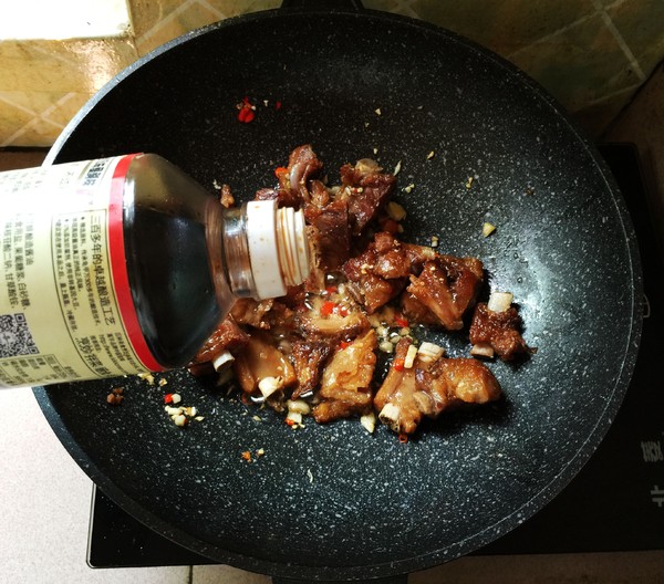 香辣臘排骨的做法-香辣味炒菜譜-易網健康養生網 香辣臘排骨的做法-香辣味炒菜譜