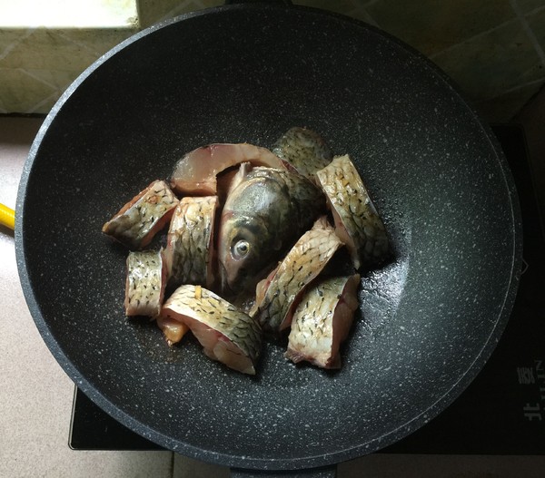 泡兒菜燒草魚的做法-酸辣味燒菜譜-易網健康養生網 泡兒菜燒草魚的做法-酸辣味燒菜譜