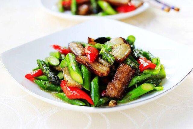 蘆筍炒肉的做法-家常味炒菜譜-易網健康養生網 蘆筍炒肉的做法-家常味炒菜譜