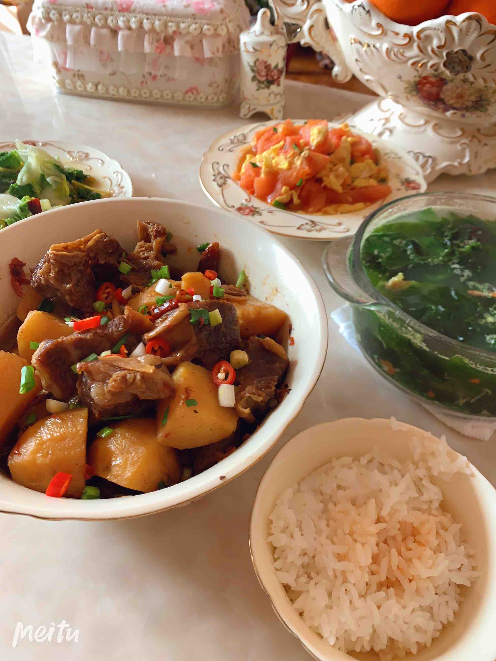 土豆紅燒牛肉的做法-醬香味燒菜譜