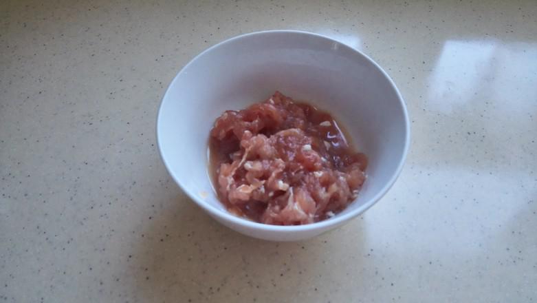 薺菜炒肉絲的做法-咸鮮味炒菜譜-易網<a href=http://www.xllyou.com/ target=_blank class=infotextkey>健康養生</a>網 薺菜炒肉絲的做法-咸鮮味炒菜譜