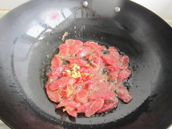 山藥炒香腸的做法-家常味炒菜譜-易網(wǎng)健康養(yǎng)生網(wǎng) 山藥炒香腸的做法-家常味炒菜譜