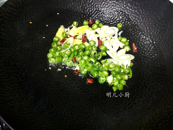 爆炒綠豆芽的做法-家常味炒菜譜-易網(wǎng)健康養(yǎng)生網(wǎng) 爆炒綠豆芽的做法-家常味炒菜譜