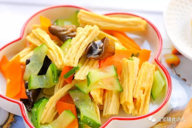 木耳腐竹小炒 寶寶輔食食譜的做法-家常味炒菜譜-易網(wǎng)健康養(yǎng)生網(wǎng) 木耳腐竹小炒 寶寶輔食食譜的做法-家常味炒菜譜