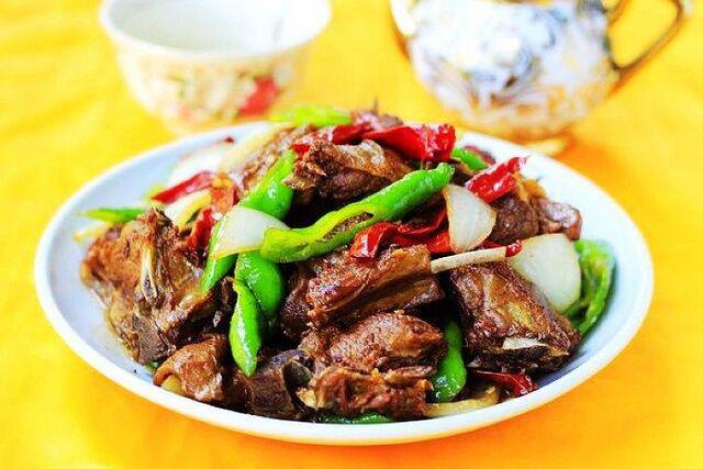 新疆大盤羊排的做法-家常味燒菜譜-易網健康養生網 新疆大盤羊排的做法-家常味燒菜譜