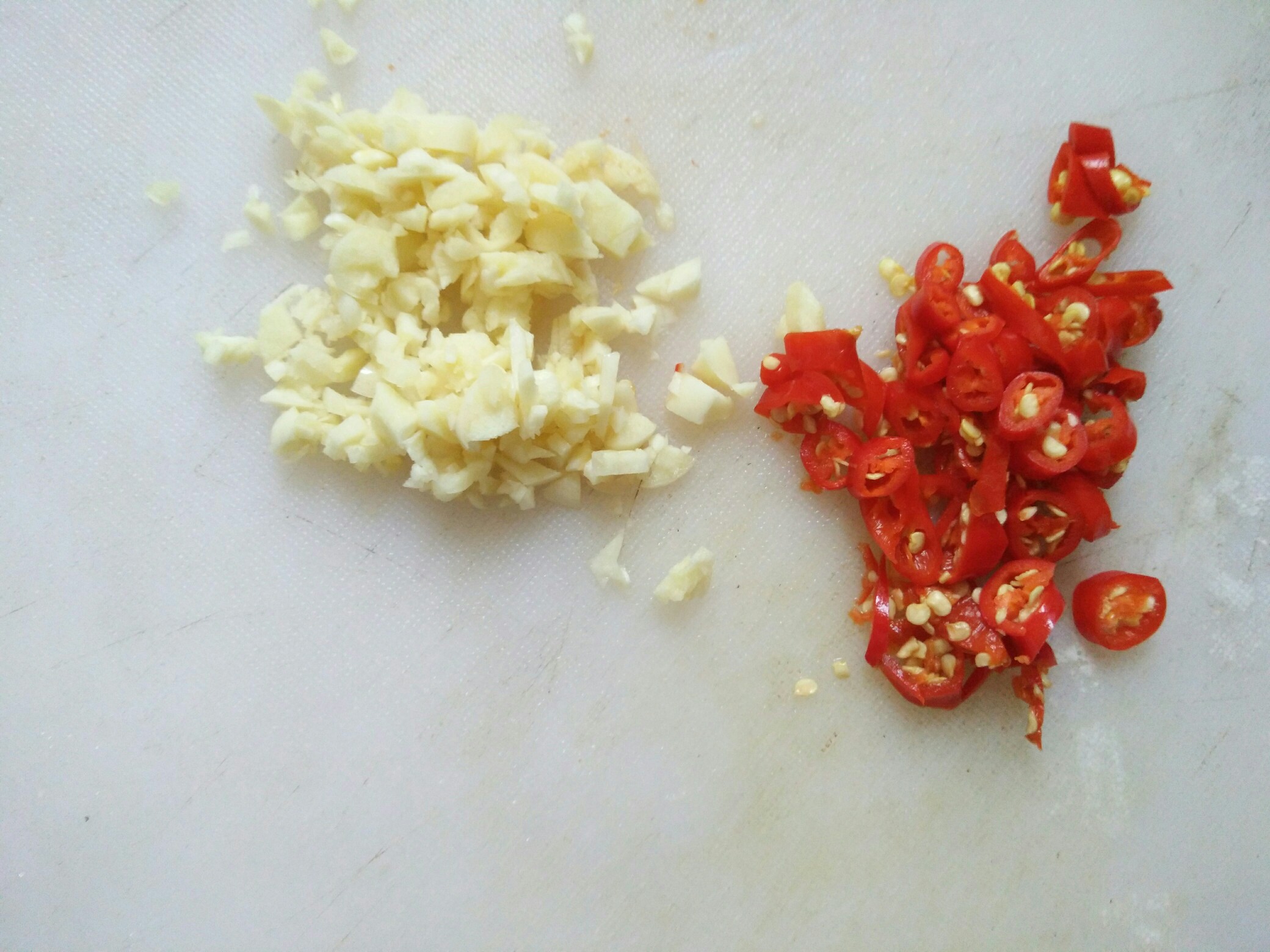 涼拌海帶絲的做法-家常味拌菜譜-易網(wǎng)健康養(yǎng)生網(wǎng) 涼拌海帶絲的做法-家常味拌菜譜