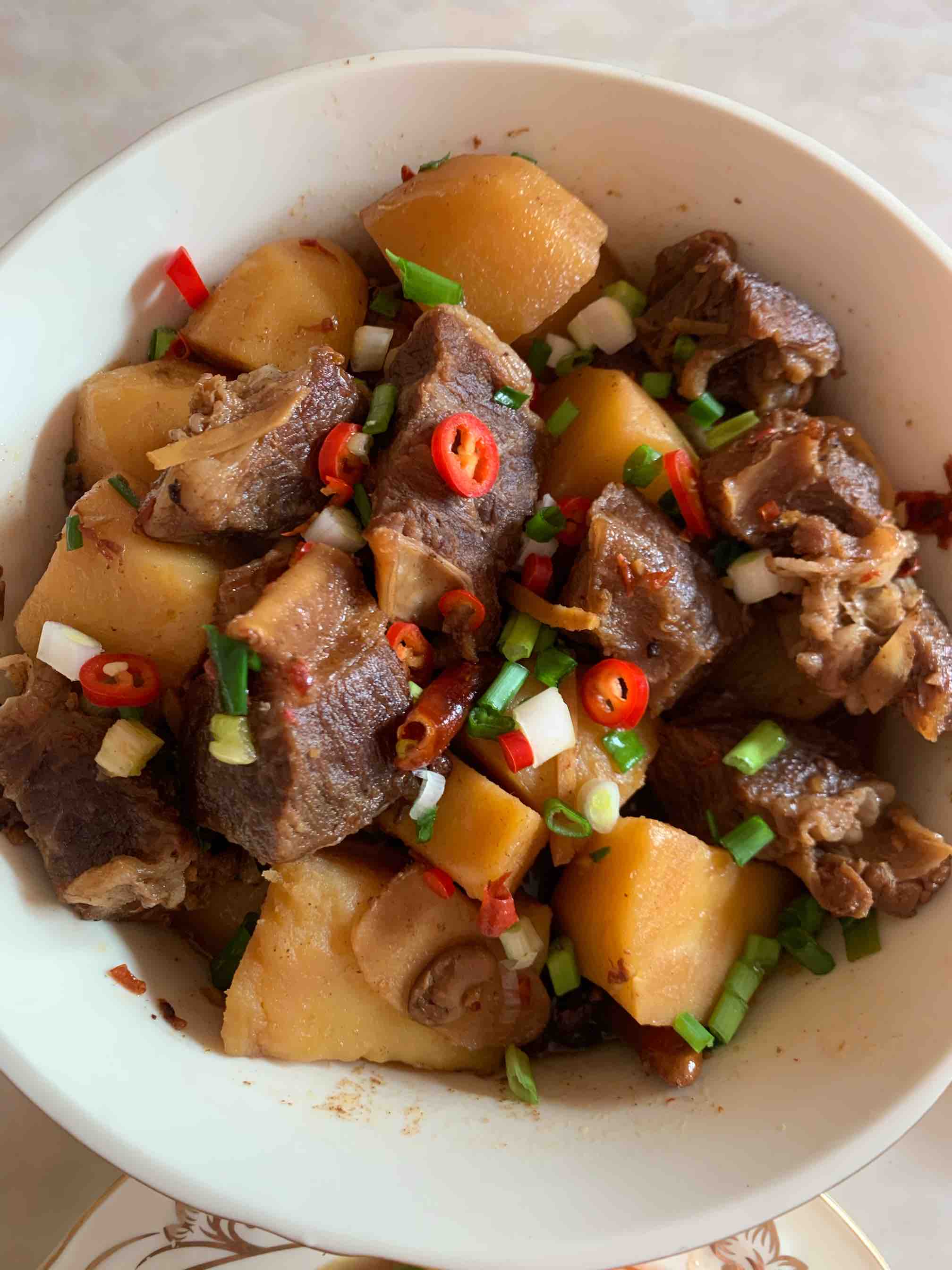 土豆紅燒牛肉的做法-醬香味燒菜譜-易網健康養生網 土豆紅燒牛肉的做法-醬香味燒菜譜