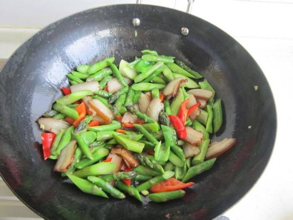 蘆筍炒肉的做法-家常味炒菜譜-易網健康養生網 蘆筍炒肉的做法-家常味炒菜譜