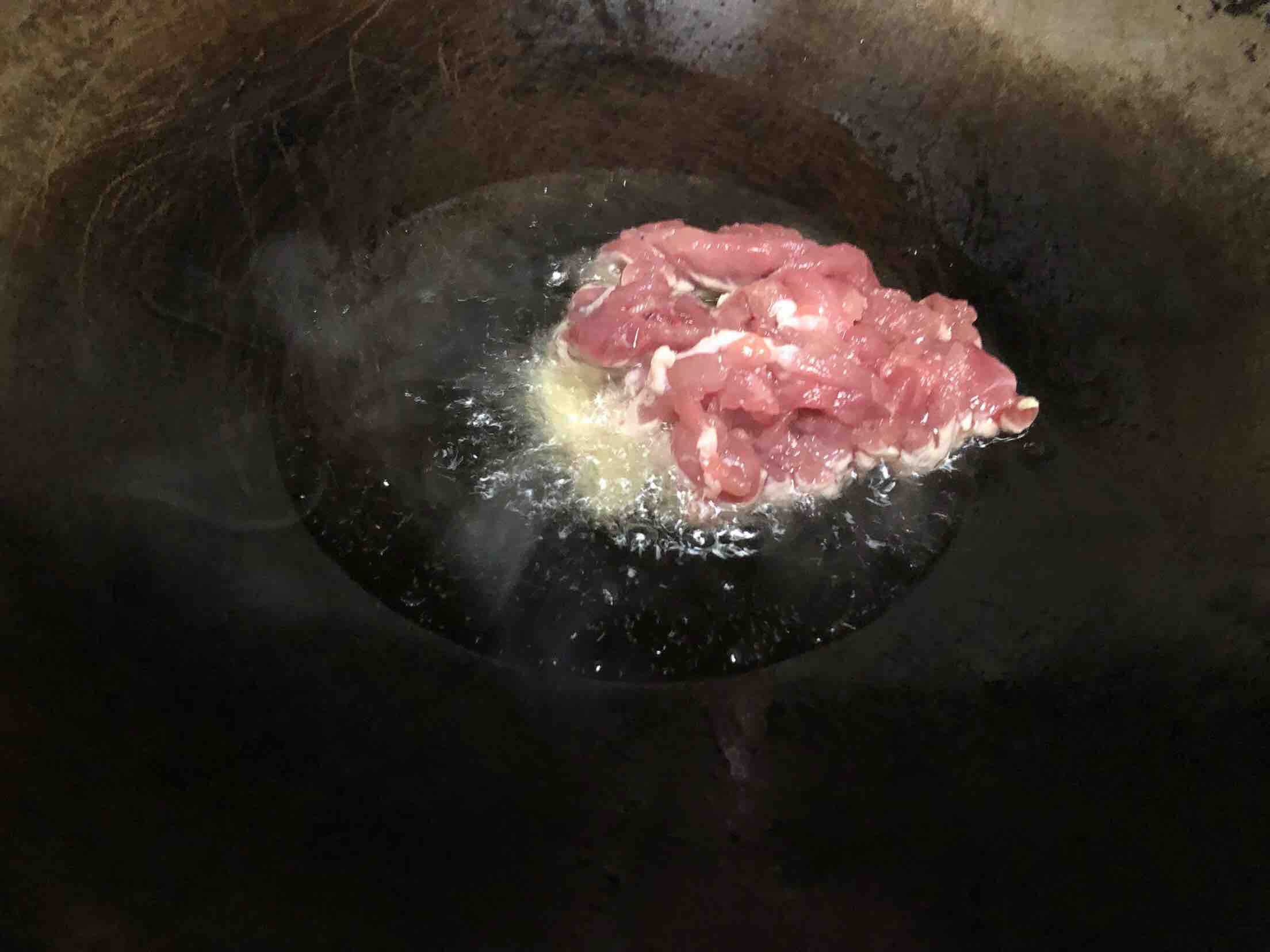 面筋炒肉絲的做法-家常味炒菜譜-易網健康養生網 面筋炒肉絲的做法-家常味炒菜譜