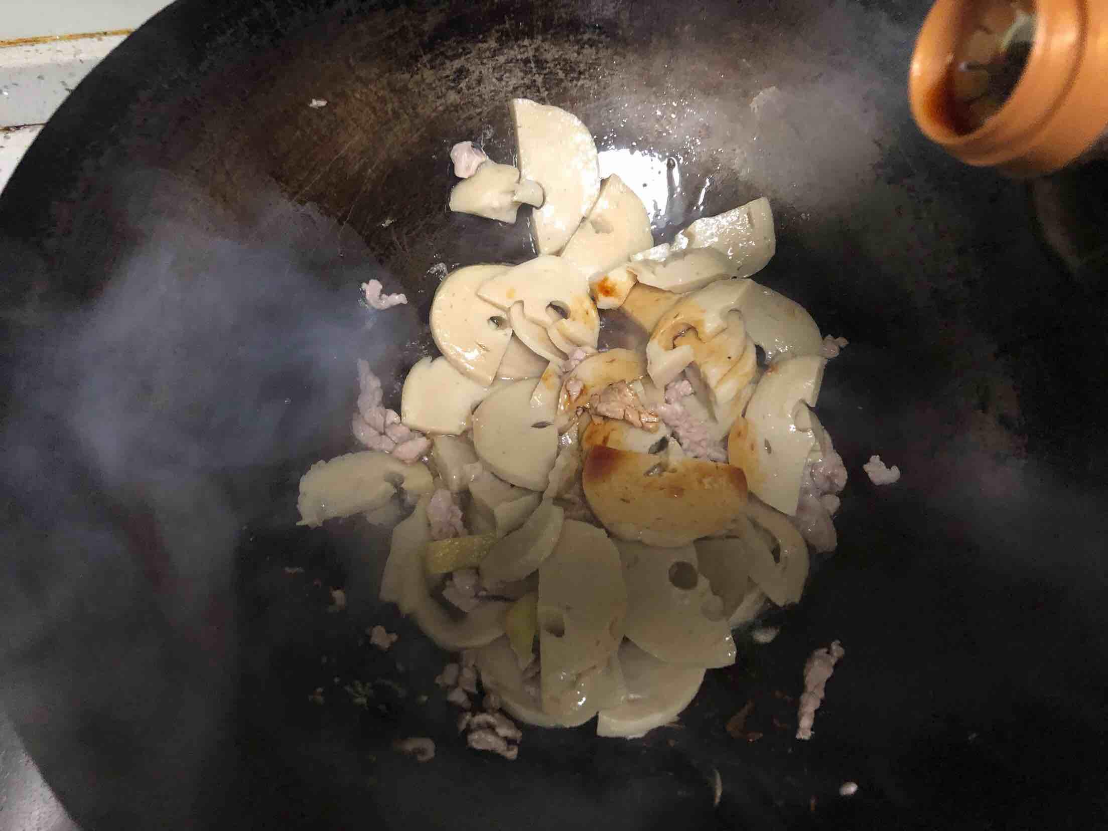 面筋炒肉絲的做法-家常味炒菜譜-易網健康養生網 面筋炒肉絲的做法-家常味炒菜譜