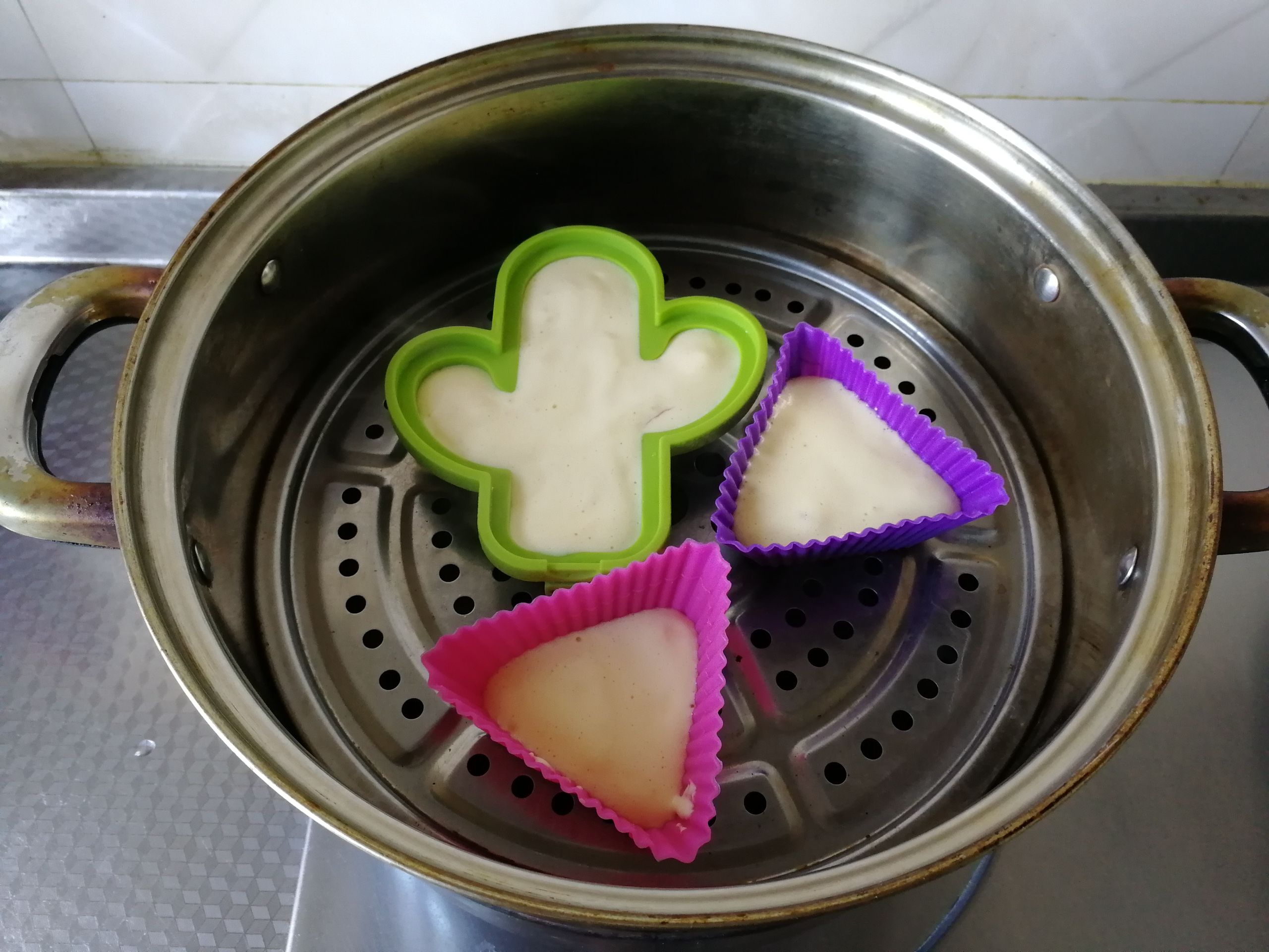 藍莓醬蒸糕的做法-酸甜味蒸菜譜-易網健康養生網 藍莓醬蒸糕的做法-酸甜味蒸菜譜