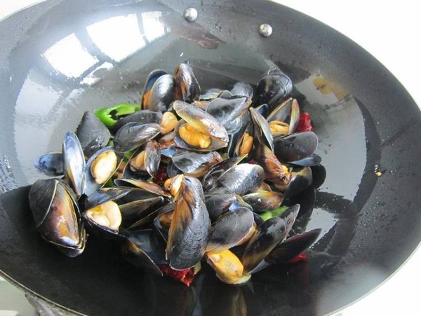 辣炒海虹的做法-香辣味炒菜譜-易網(wǎng)健康養(yǎng)生網(wǎng) 辣炒海虹的做法-香辣味炒菜譜