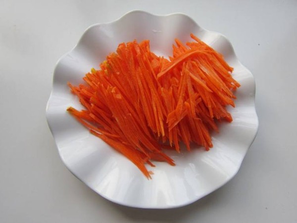 韭菜胡蘿卜炒雞蛋的做法-家常味炒菜譜-易網健康養生網 韭菜胡蘿卜炒雞蛋的做法-家常味炒菜譜