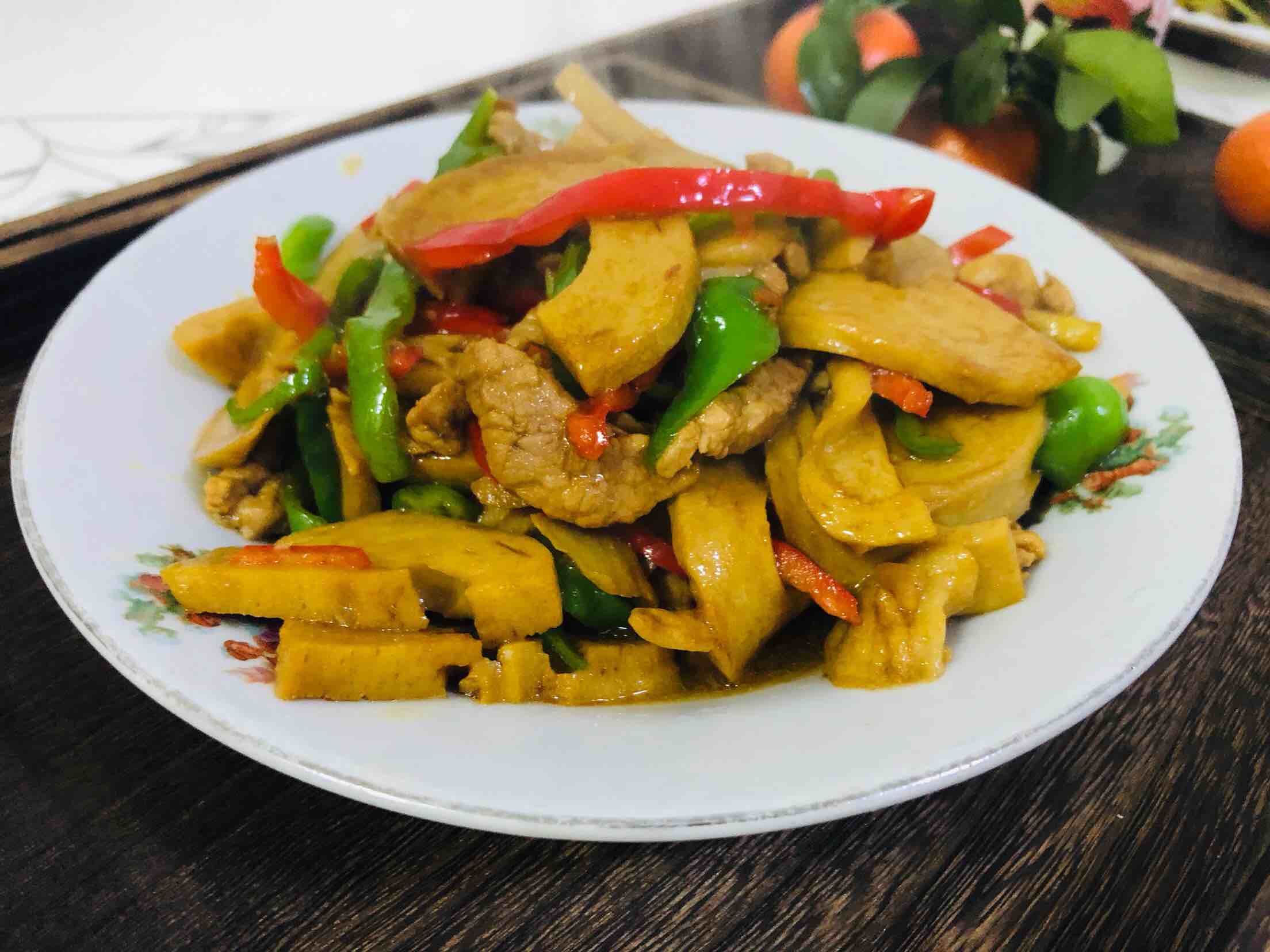 面筋炒肉絲的做法-家常味炒菜譜-易網健康養生網 面筋炒肉絲的做法-家常味炒菜譜