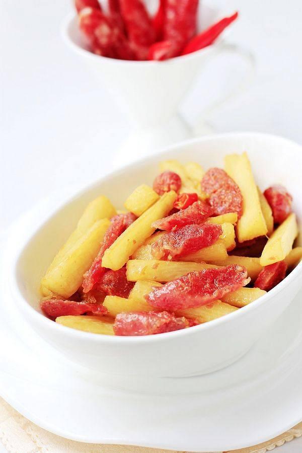 山藥炒香腸的做法-家常味炒菜譜-易網(wǎng)健康養(yǎng)生網(wǎng) 山藥炒香腸的做法-家常味炒菜譜