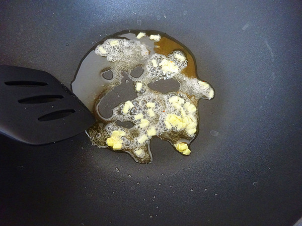 木耳炒白菜的做法-家常味炒菜譜-易網健康養生網 木耳炒白菜的做法-家常味炒菜譜