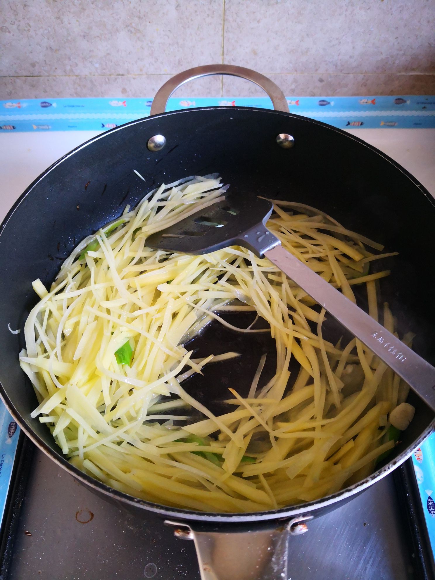 土豆絲炒胡蘿卜絲的做法-家常味炒菜譜-易網(wǎng)健康養(yǎng)生網(wǎng) 土豆絲炒胡蘿卜絲的做法-家常味炒菜譜