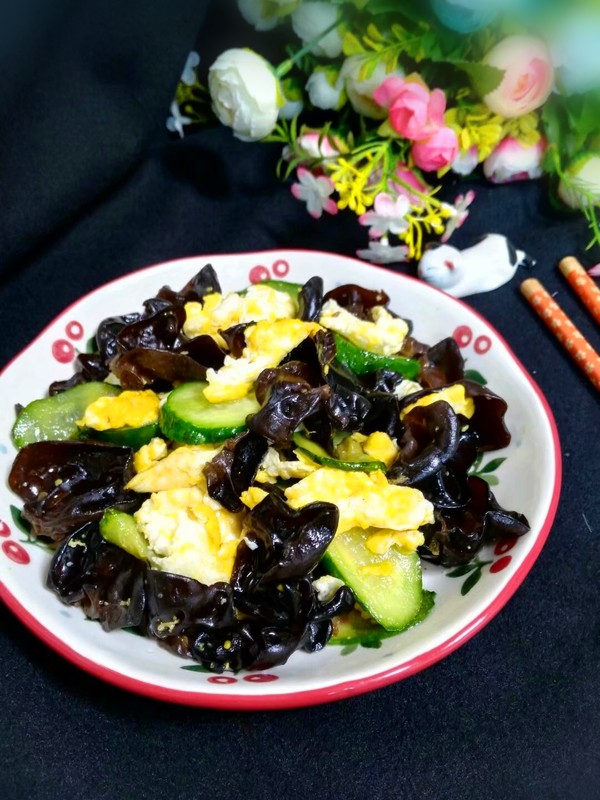 黃瓜木耳炒雞蛋的做法-家常味炒菜譜-易網健康養生網 黃瓜木耳炒雞蛋的做法-家常味炒菜譜