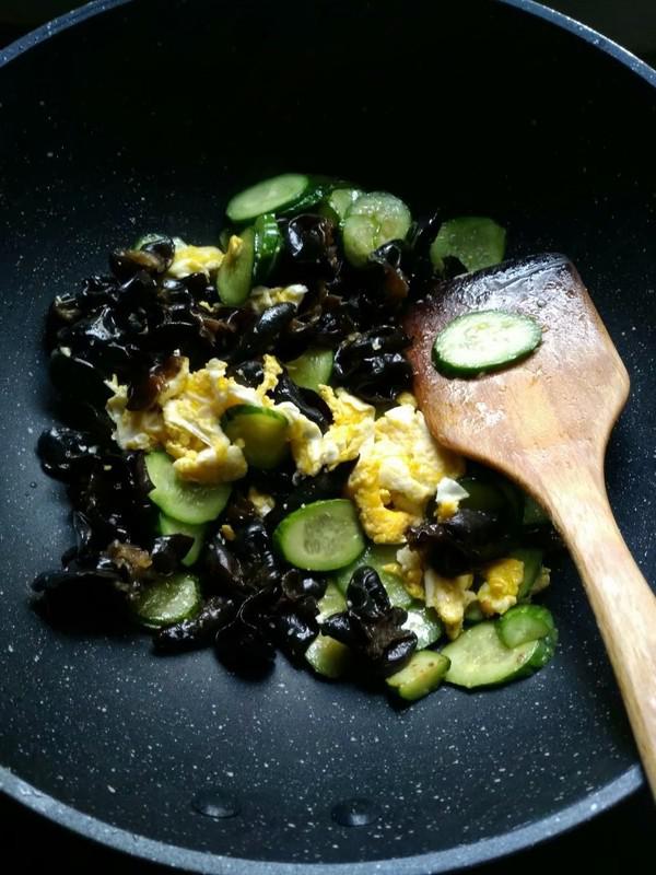 黃瓜木耳炒雞蛋的做法-家常味炒菜譜-易網健康養生網 黃瓜木耳炒雞蛋的做法-家常味炒菜譜