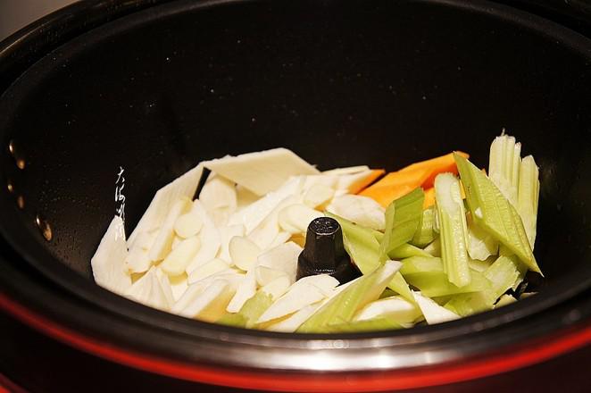 芹菜炒杏鮑菇的做法-家常味炒菜譜-易網(wǎng)健康養(yǎng)生網(wǎng) 芹菜炒杏鮑菇的做法-家常味炒菜譜