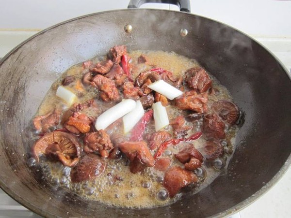 香菇燒紅嘴雁的做法-家常味燒菜譜-易網(wǎng)健康養(yǎng)生網(wǎng) 香菇燒紅嘴雁的做法-家常味燒菜譜