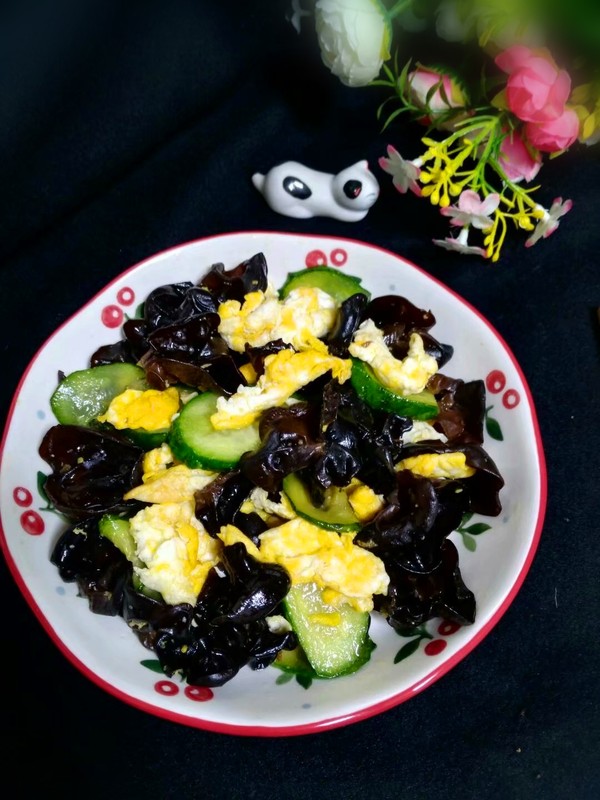 黃瓜木耳炒雞蛋的做法-家常味炒菜譜-易網健康養生網 黃瓜木耳炒雞蛋的做法-家常味炒菜譜