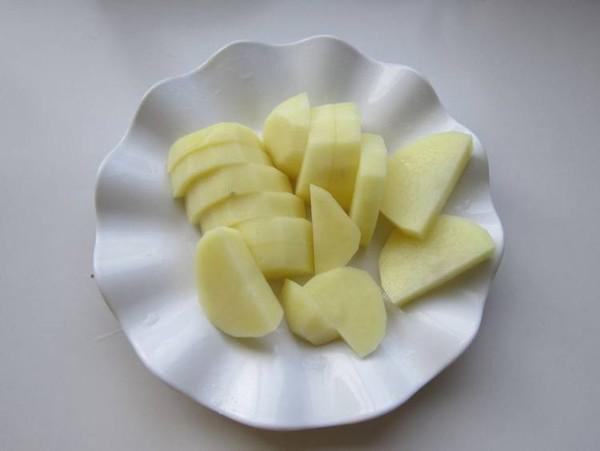 土豆燒羊排的做法-家常味燒菜譜-易網健康養生網 土豆燒羊排的做法-家常味燒菜譜