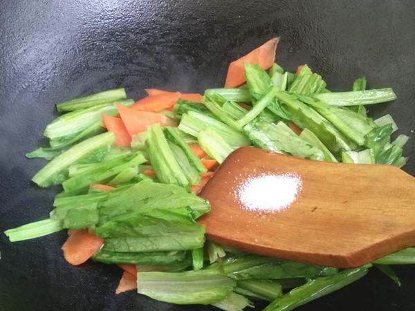 胡蘿卜炒油麥菜的做法-家常味炒菜譜-易網健康養生網 胡蘿卜炒油麥菜的做法-家常味炒菜譜