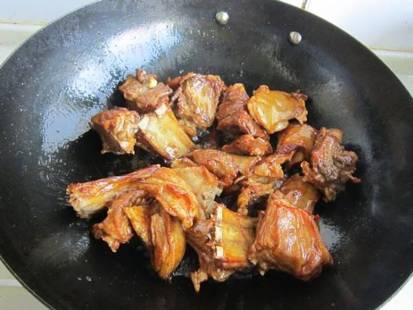 土豆燒羊排的做法-家常味燒菜譜-易網健康養生網 土豆燒羊排的做法-家常味燒菜譜